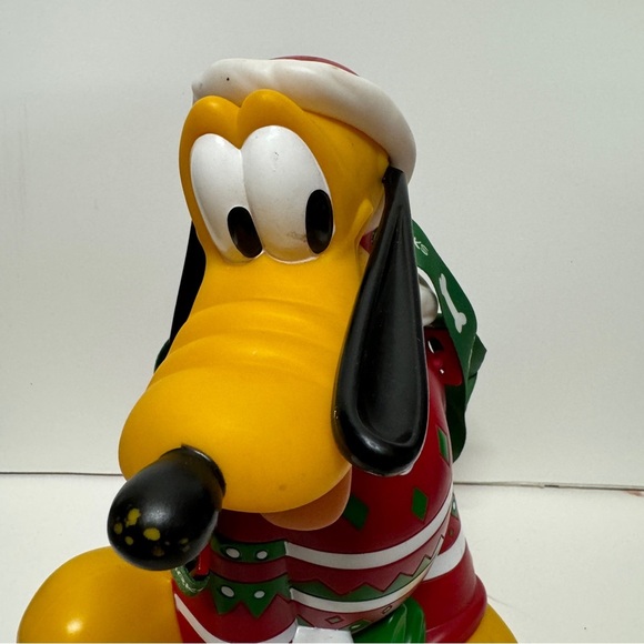 Disneyland Pluto Popcorn Christmas Bucket HTF - Picture 2 of 8